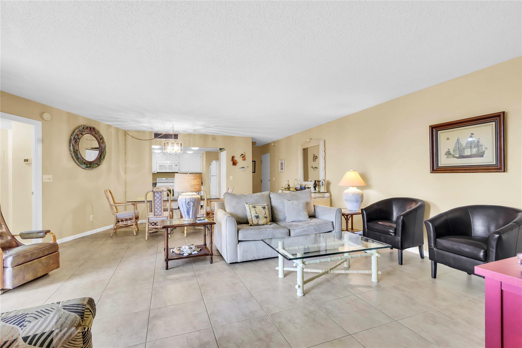 Phoenix Towers Condo 01 - Residential Lease