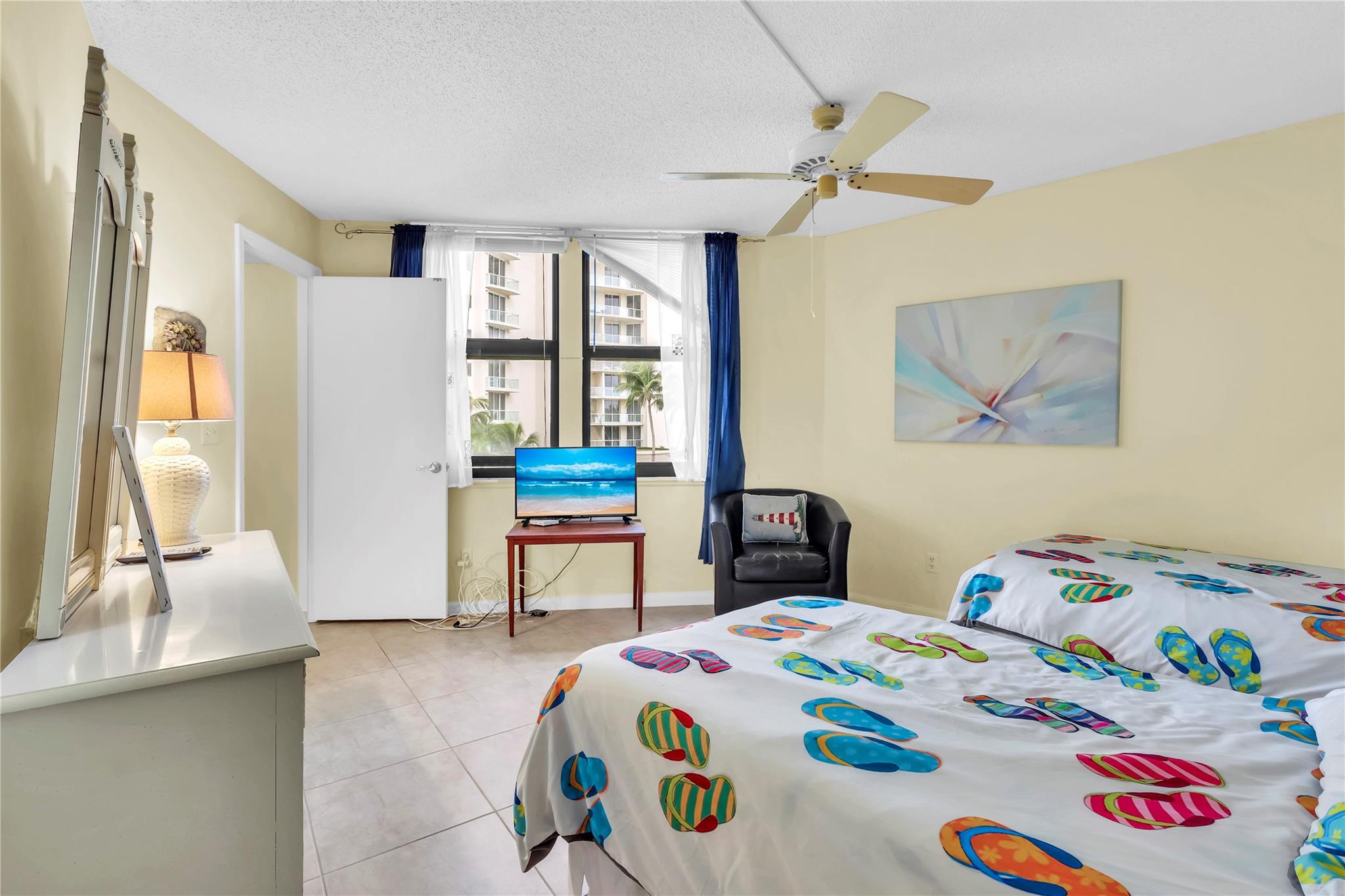 Phoenix Towers Condo 01 - Residential Lease