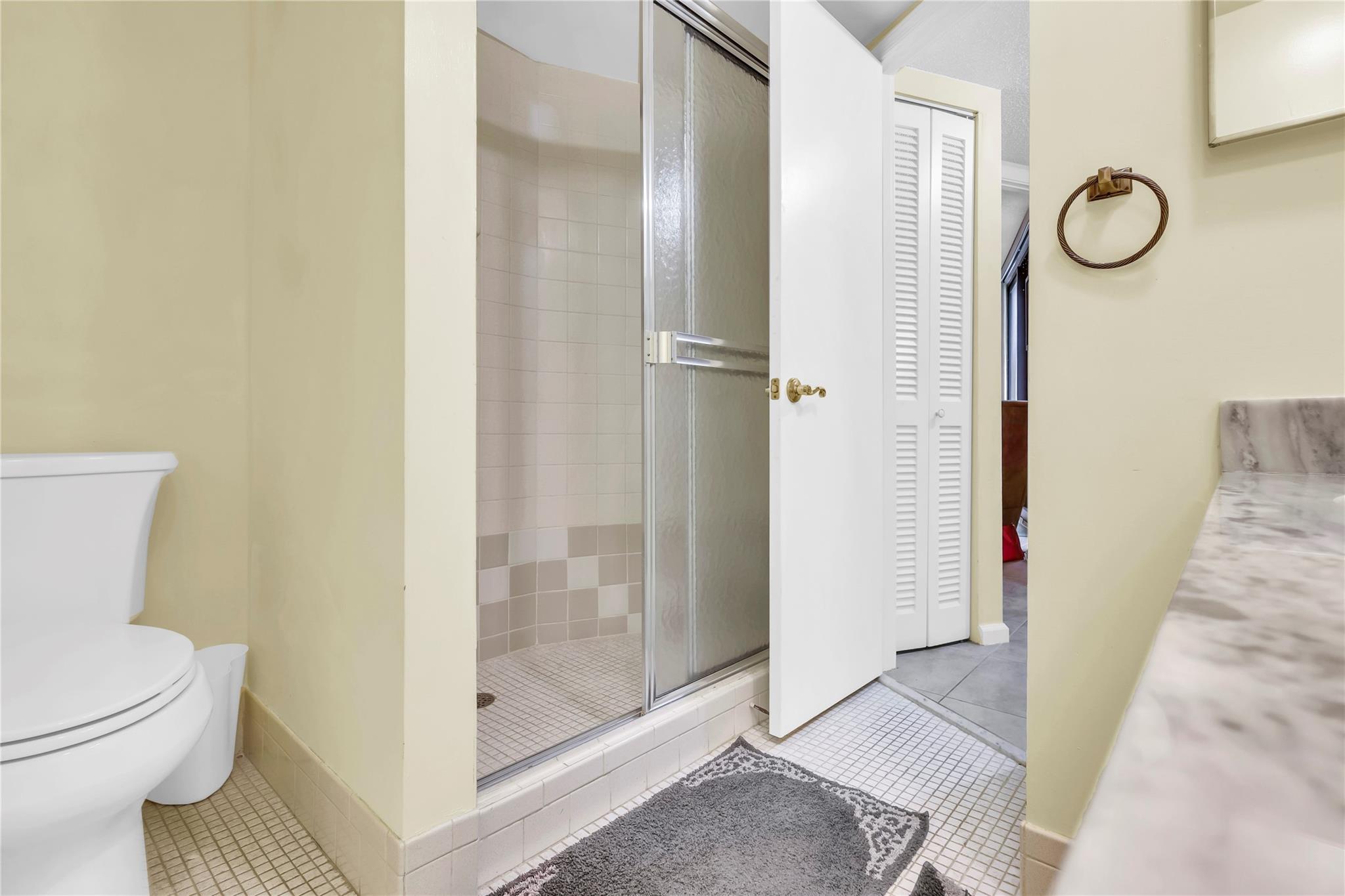 Phoenix Towers Condo 01 - Residential Lease