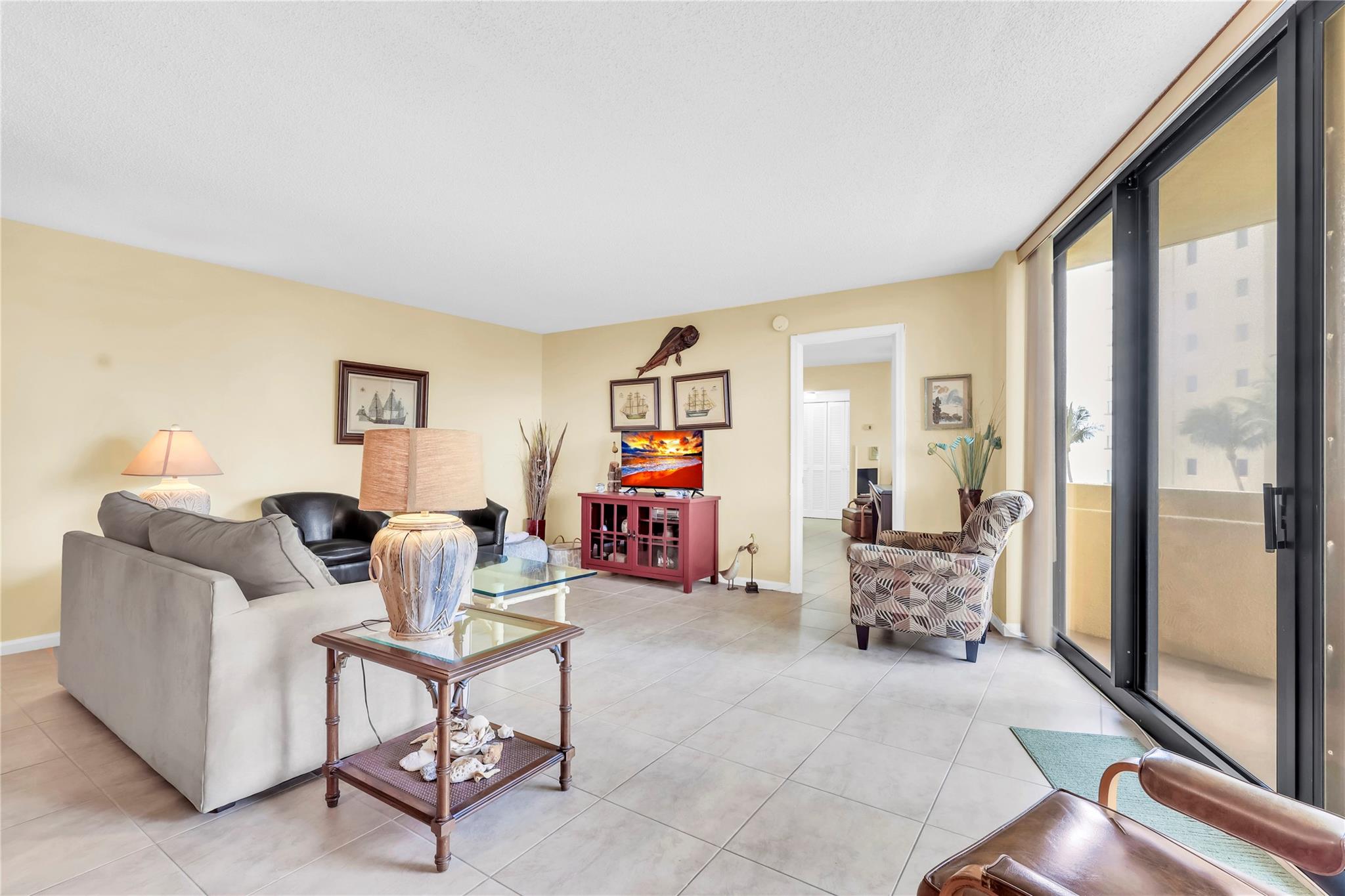 Phoenix Towers Condo 01 - Residential Lease