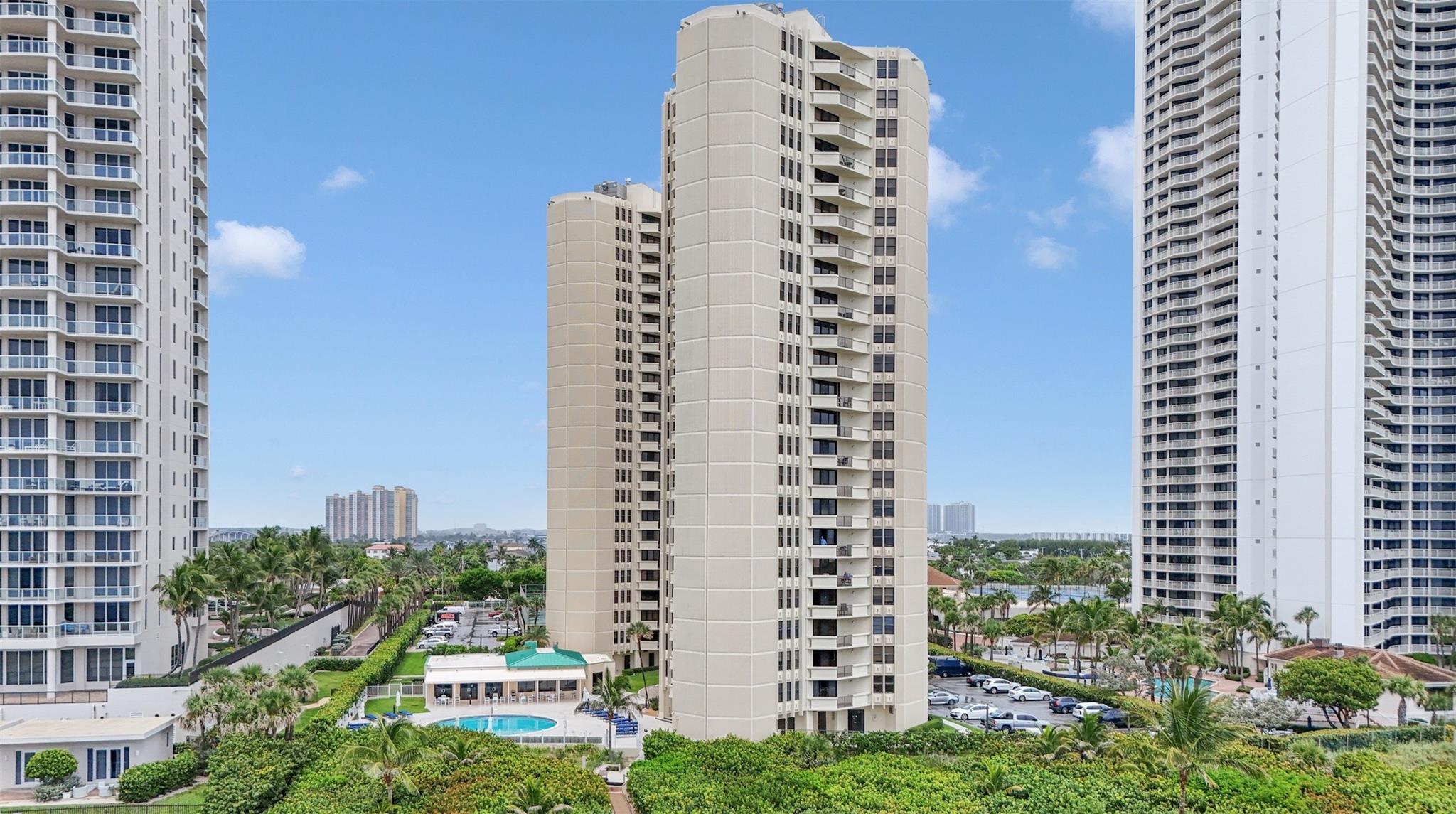 Phoenix Towers Condo 01 - Residential Lease