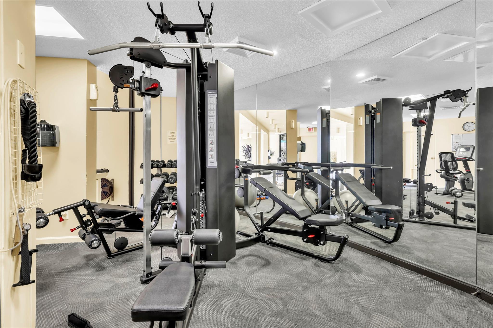 Phoenix Towers Condo 01 - Residential Lease