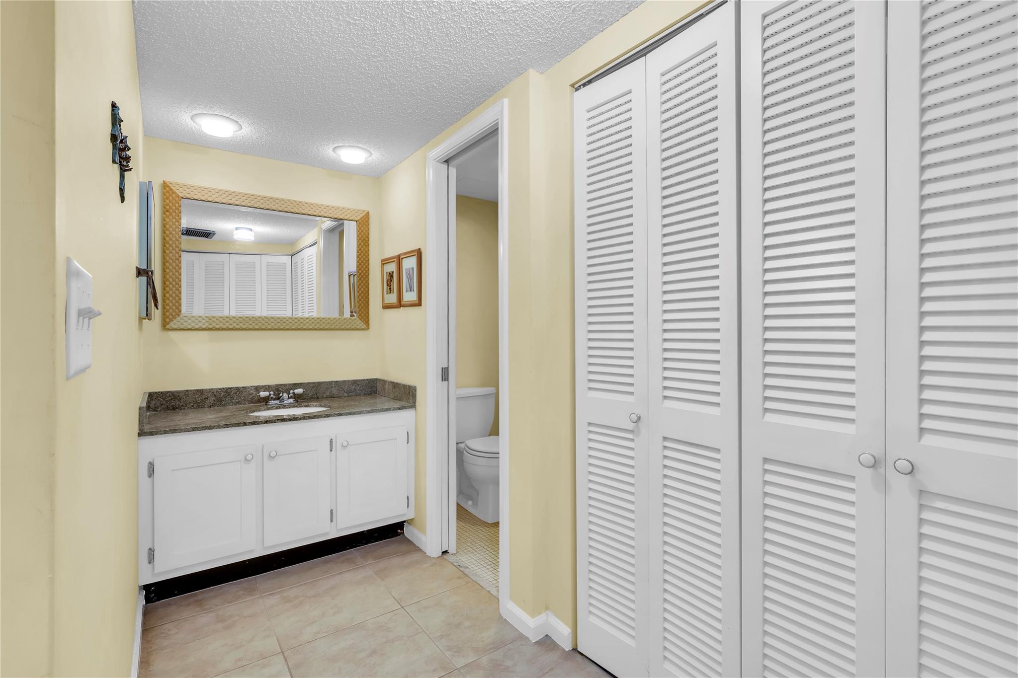 Phoenix Towers Condo 01 - Residential Lease