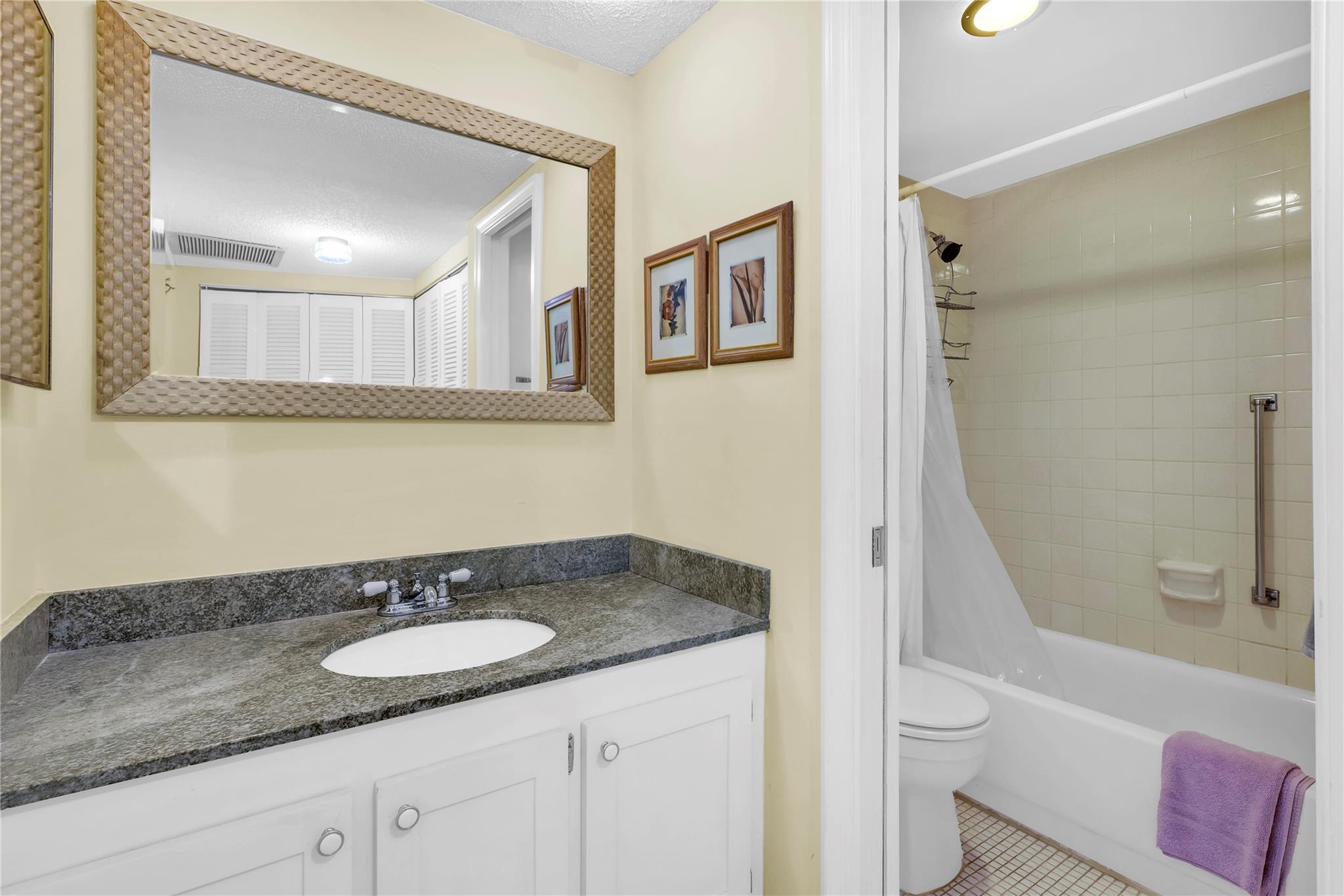 Phoenix Towers Condo 01 - Residential Lease