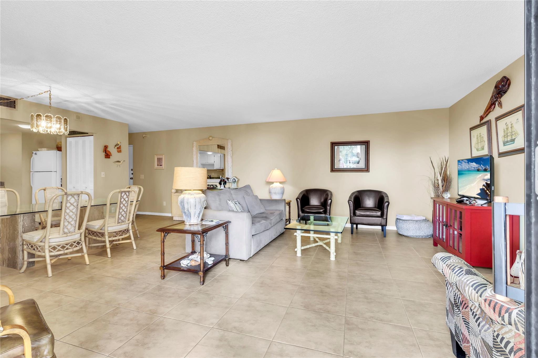 Phoenix Towers Condo 01 - Residential Lease