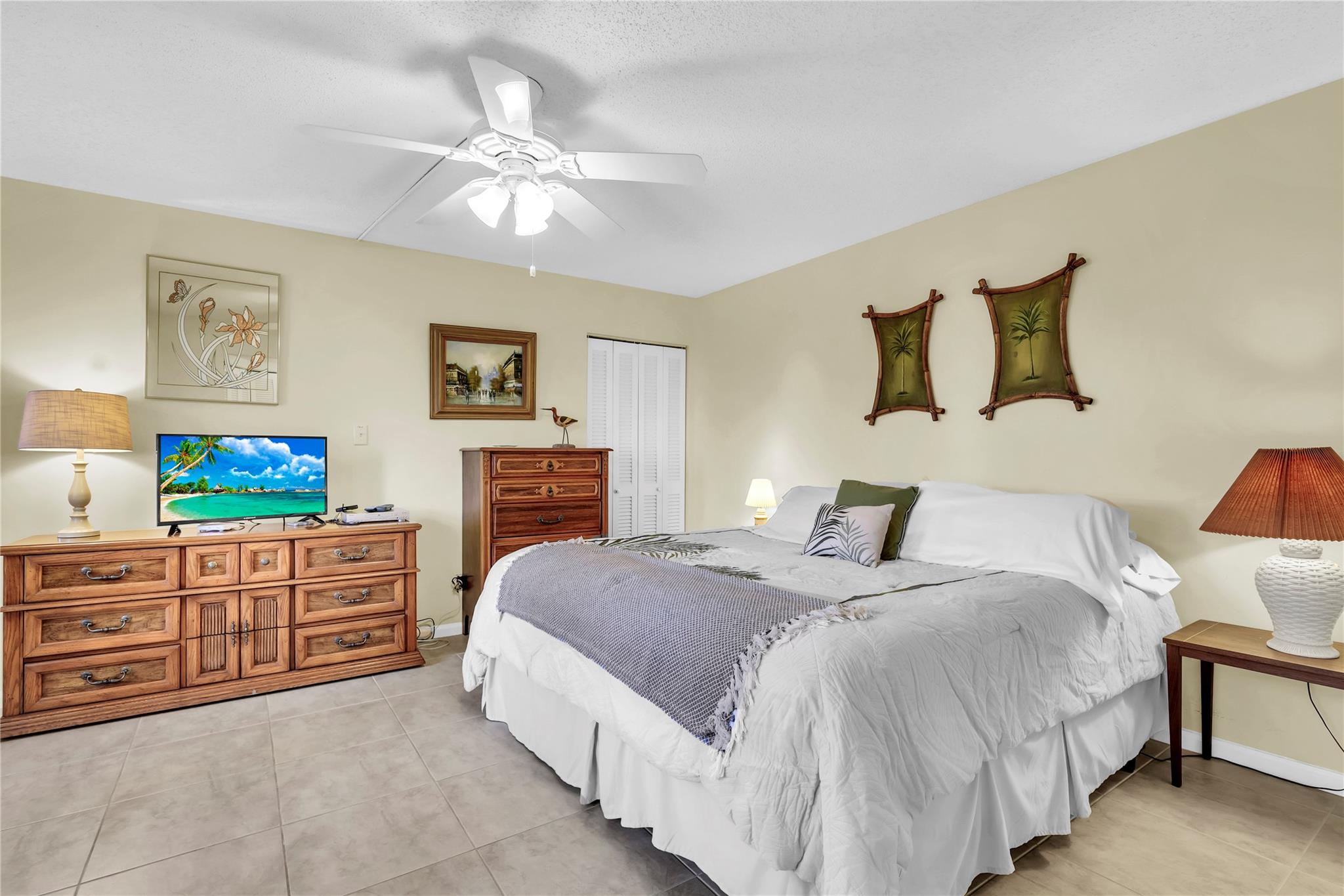 Phoenix Towers Condo 01 - Residential Lease