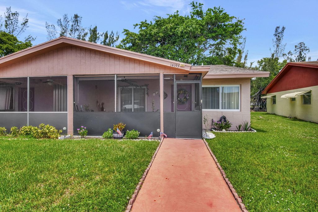 Photo of 14195 Campanelli Drive, Delray Beach, FL 33484 (MLS # R11098560)