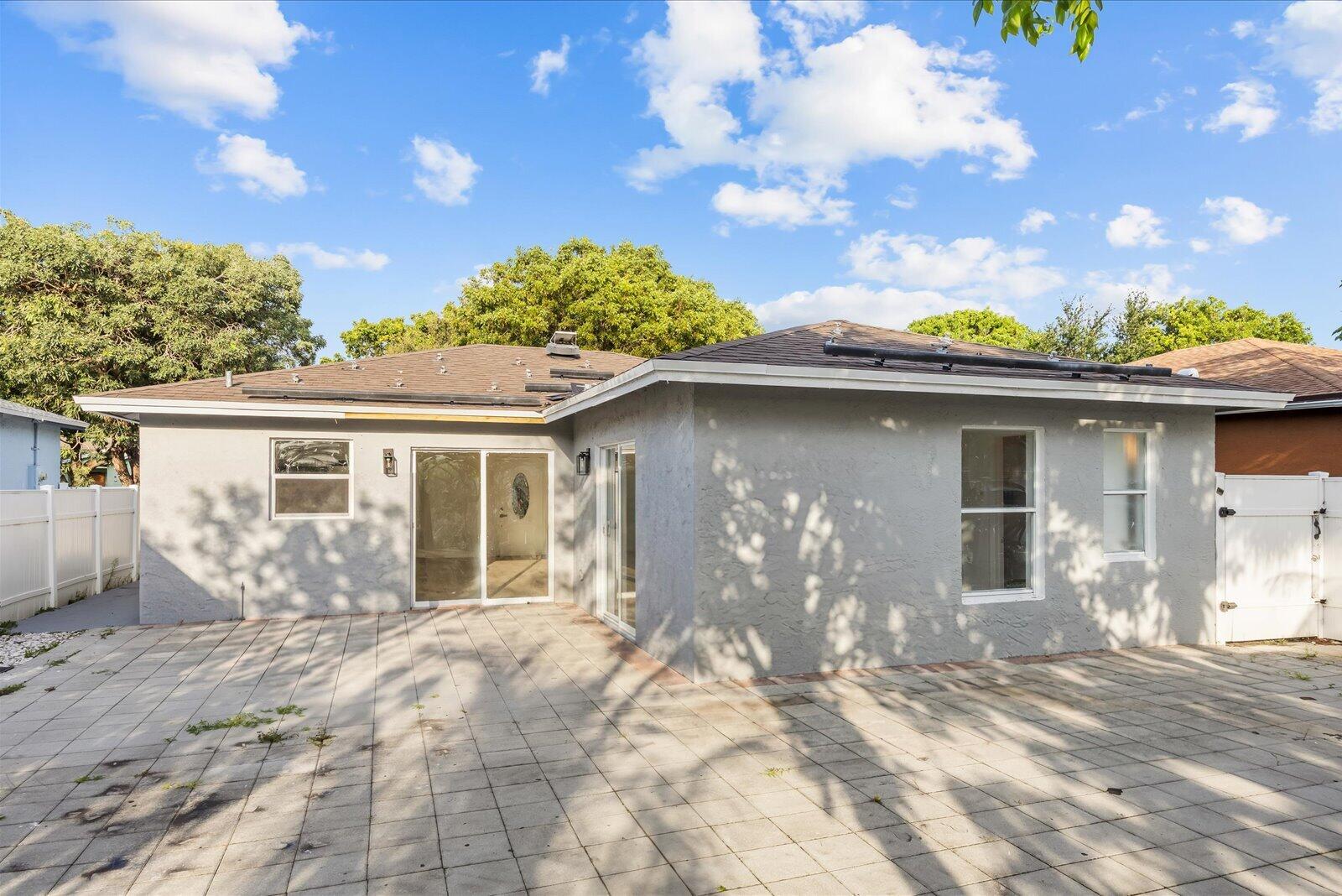 POMPANO BCH COMMUNITY - Residential