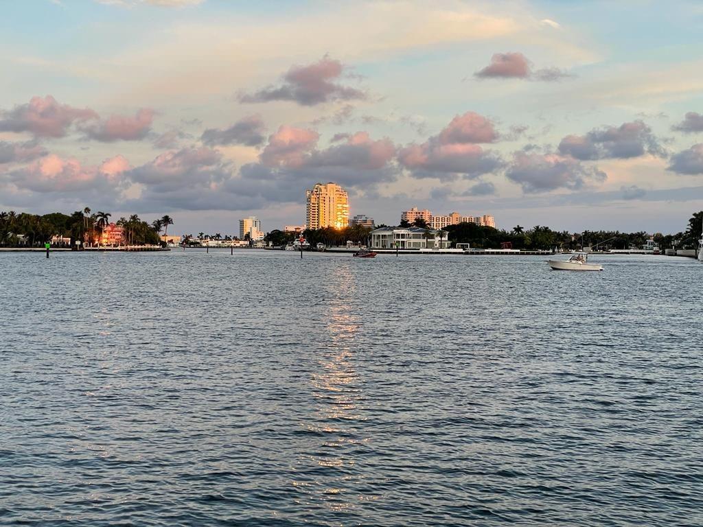 RIO VISTA ISLES - Residential