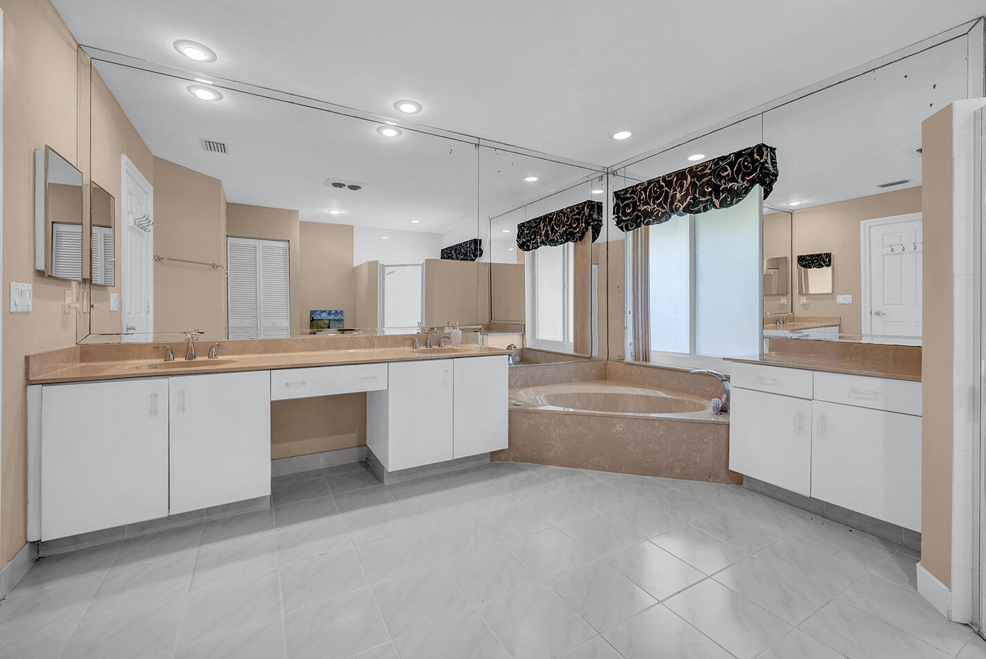 EAGLE POINT - Residential