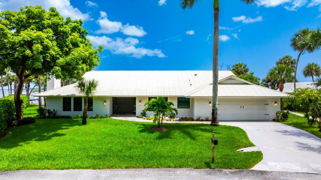 Photo of 3501 SE Kubin Avenue, Stuart, FL 34997 (MLS # R11098419)
