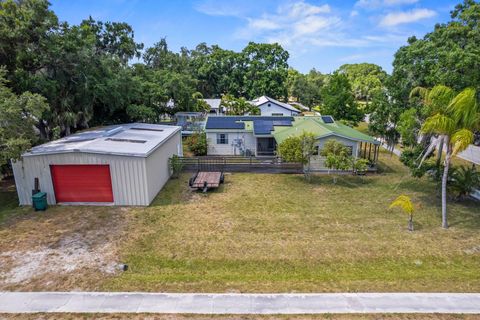 A home in Okeechobee