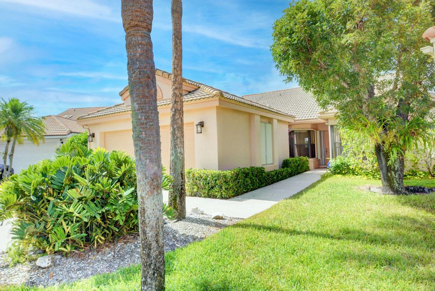 Want one of the best views of Lake Northtree!!! Enjoy fishing, boating, kayaking from your backyard, equipped with a permanent seawall, and tie ups for your boat. This 3 bedroom 2 bath 2 car garage home opens to view like no other in the neighborhood. You will feel like you are on the lake from every window. Roof replaced in 2006 and a newer A/C , Accordion shutter protection
 This is a once in a lifetime opportunity to enjoy the great schools in the Park Vista neighborhood, great shopping and restaurants close by, You could actually take your boat to the Community pool across the lake. Priced right to sell. By appointment only. A one year AHS home warranty is being offered with leak protection and comprehensive coverage at closiing.