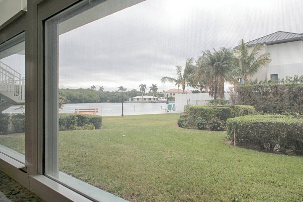 Photo of 850 E Horizons 109 E #109, Boynton Beach, FL 33435 (MLS # R11052877)