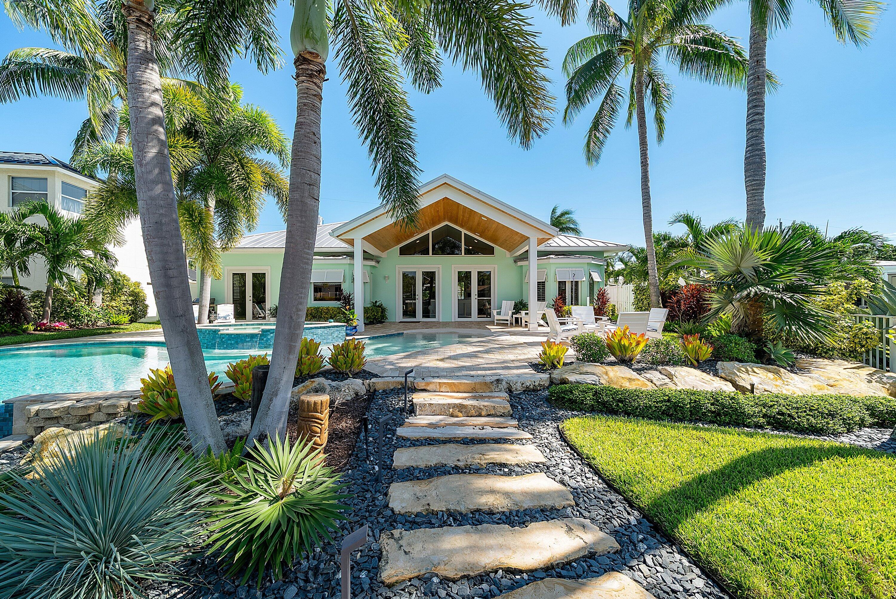 RIO VISTA OF ISLAND SHORES - Residential