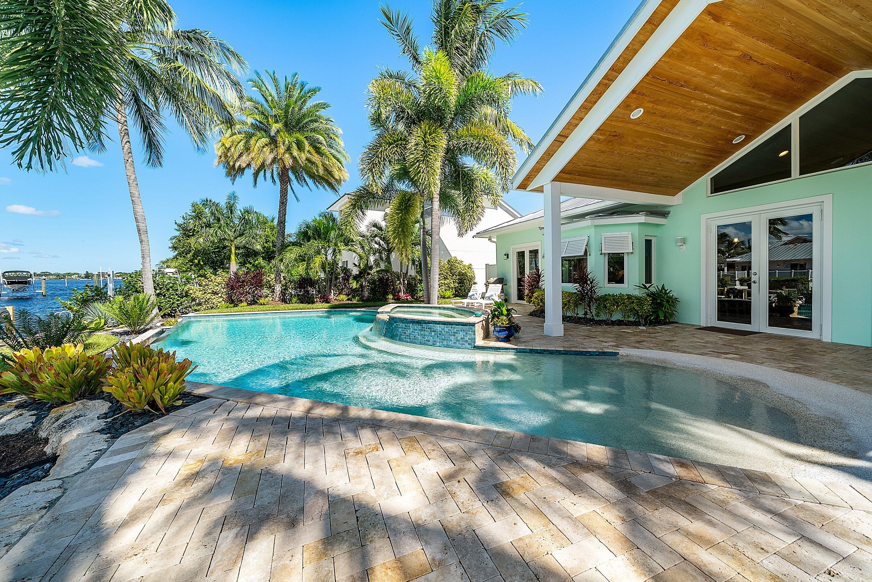 RIO VISTA OF ISLAND SHORES - Residential