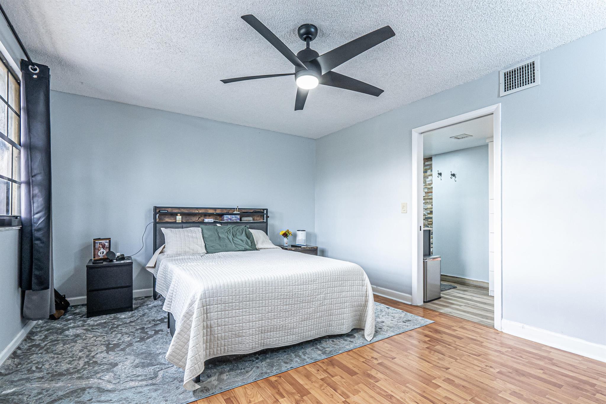 WELLEBY UNIT SIX - Residential