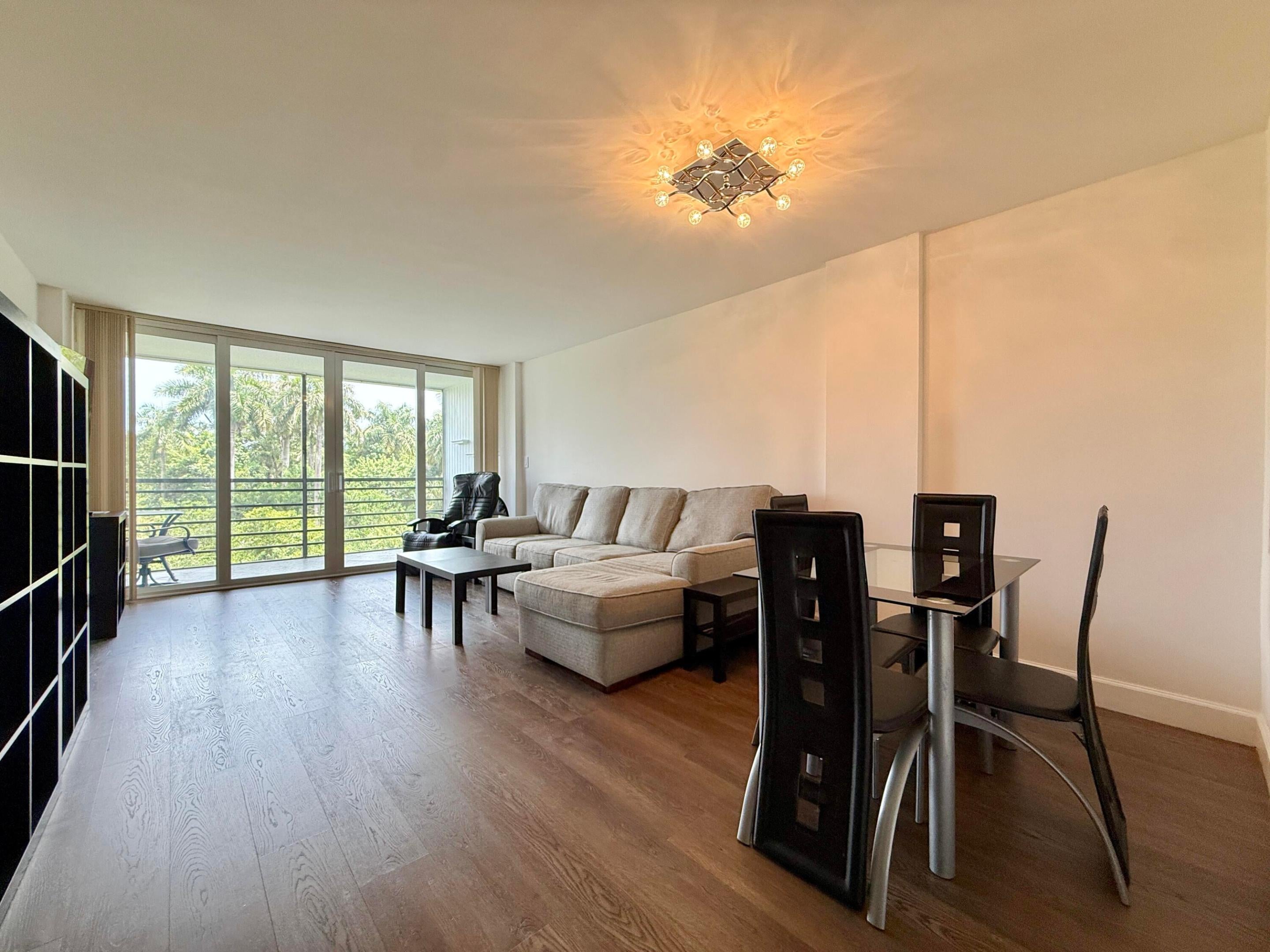 102 Royal Pk Drive 4C