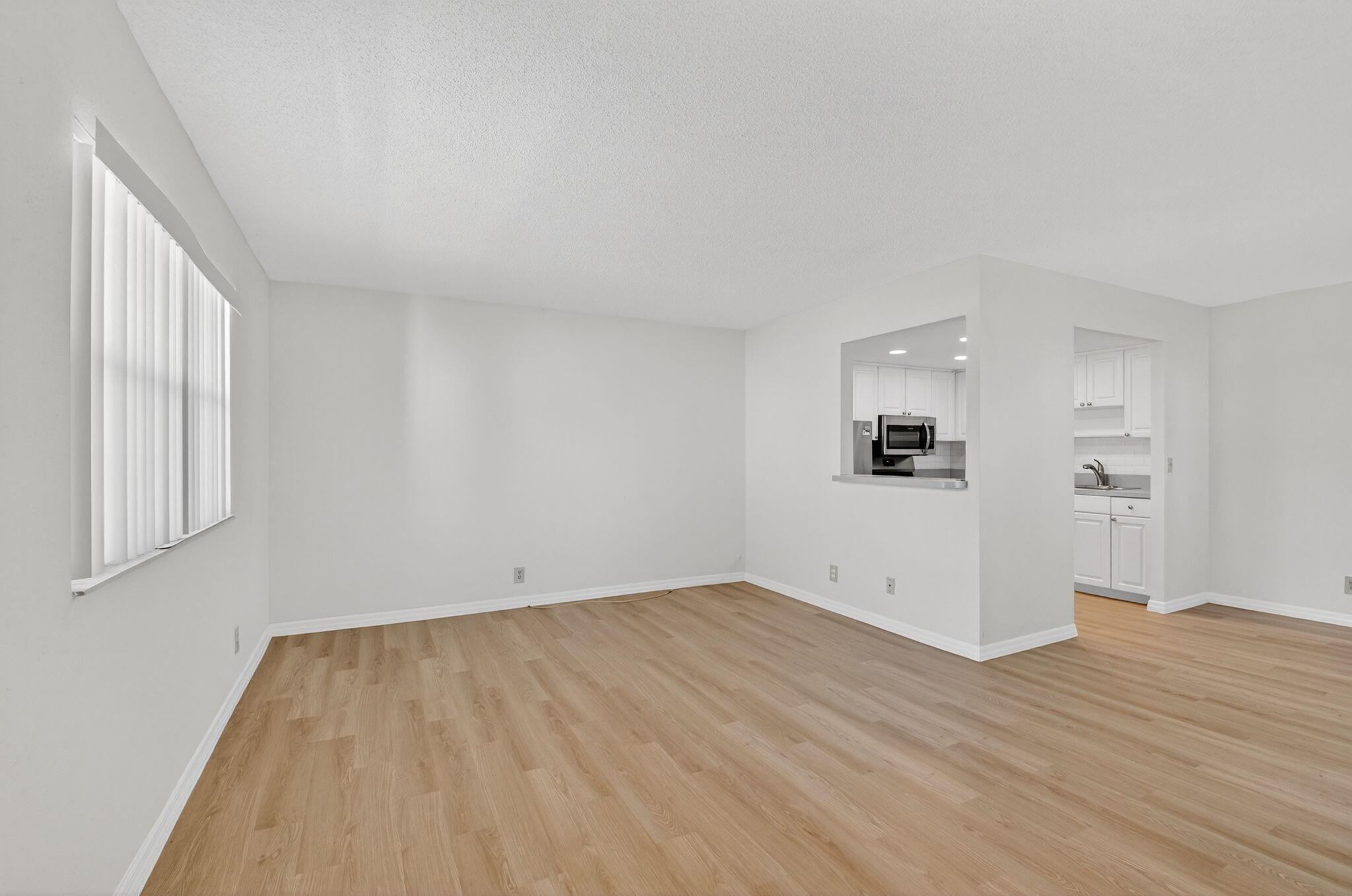 KINGS POINT FLANDERS COND - Residential Lease