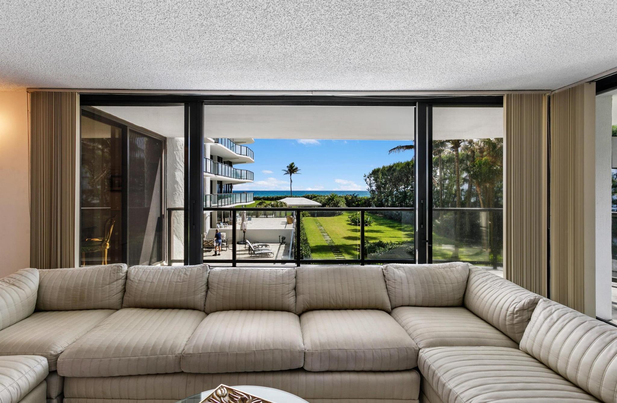 HALCYON OF PALM BEACH - Residential