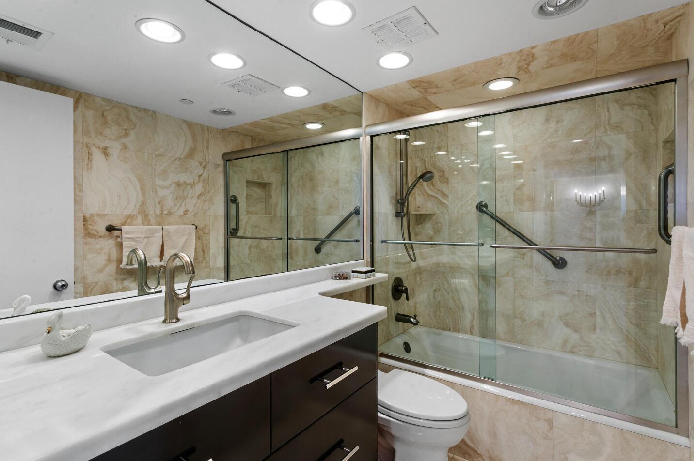 HALCYON OF PALM BEACH - Residential