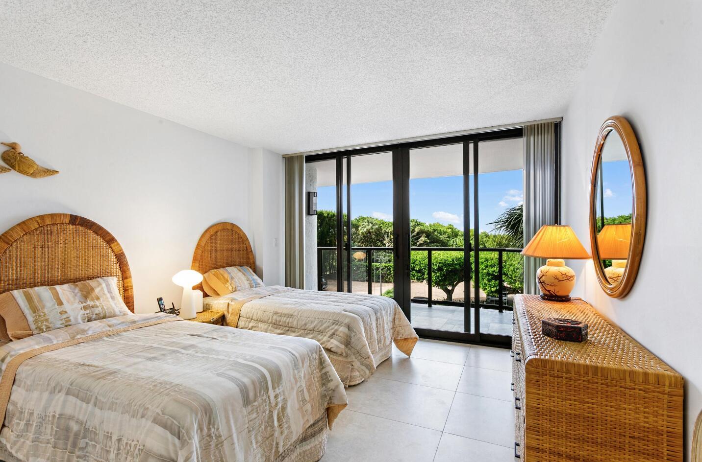 HALCYON OF PALM BEACH - Residential