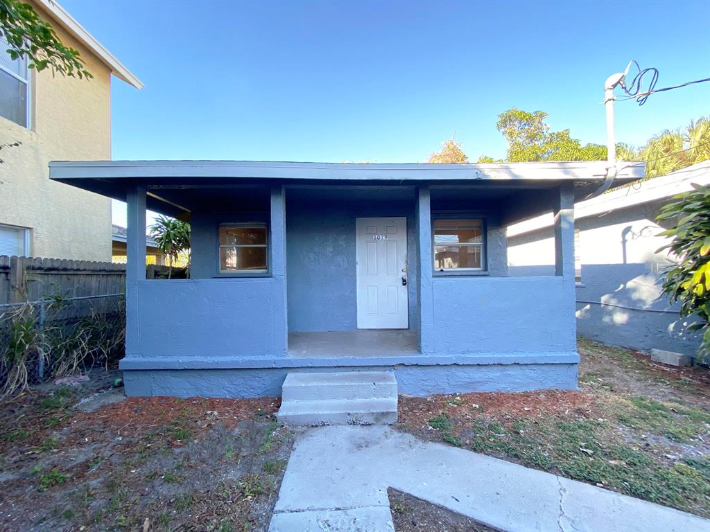 This bright and clean 2 bedroom 1 bath features 722 sq. feet of comfortable living space and is located near downtown West Palm Beach. Nice white kitchen cabinets. This home offers spacious bedrooms, plenty of window light, and ceramic tile throughout plus laundry! See more...