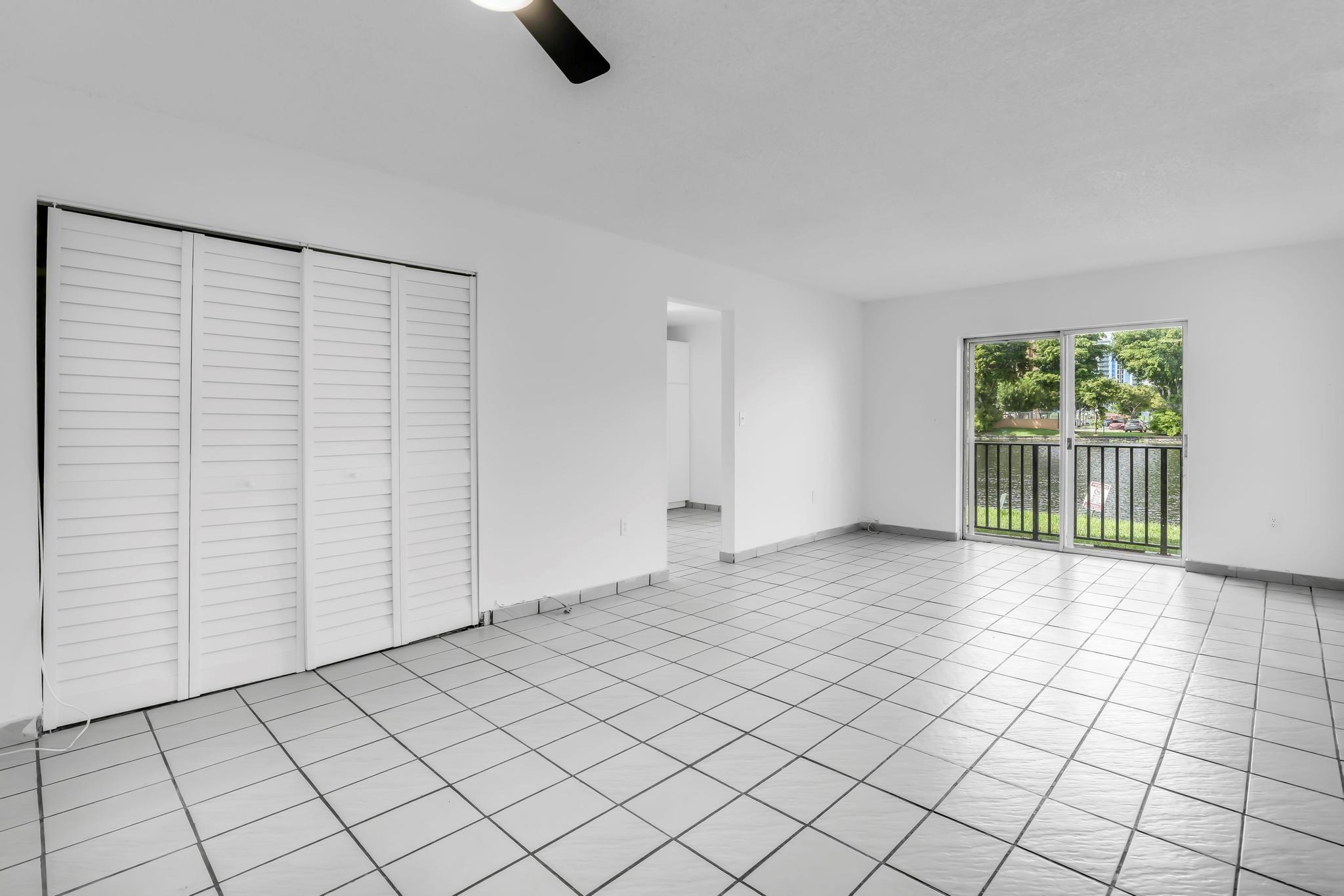 4707 NW 7th St 110