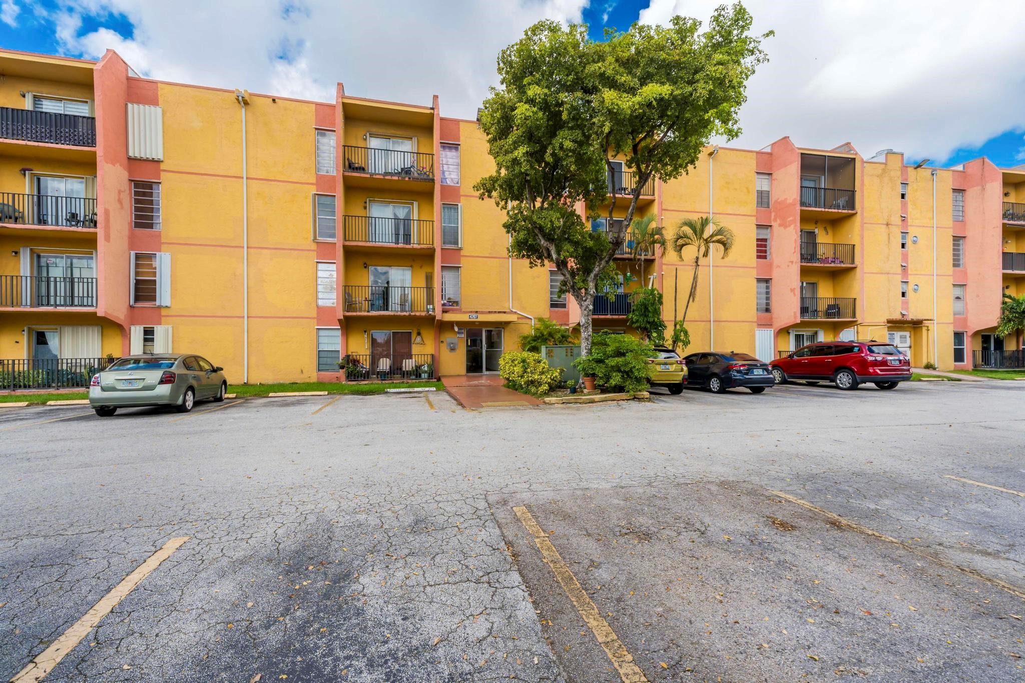 4707 NW 7th St 110