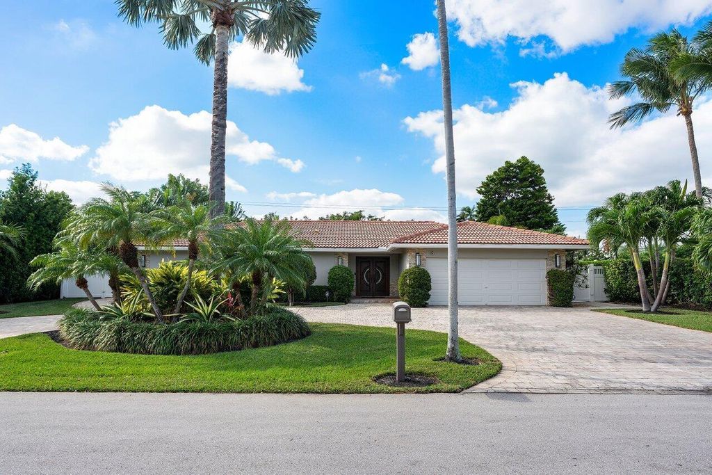Photo of 1701 Cocoanut Road, Boca Raton, FL 33432 (MLS # R11144627)