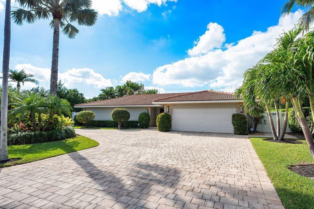 Photo of 1701 Cocoanut Road, Boca Raton, FL 33432 (MLS # R11144627)