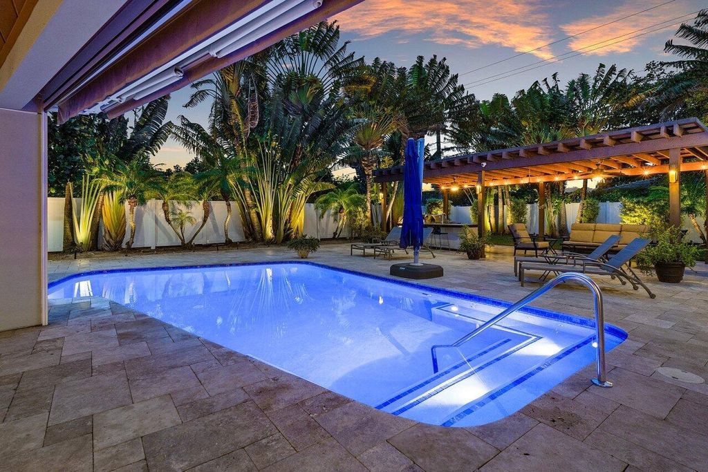 Photo of 1701 Cocoanut Road, Boca Raton, FL 33432 (MLS # R11144627)