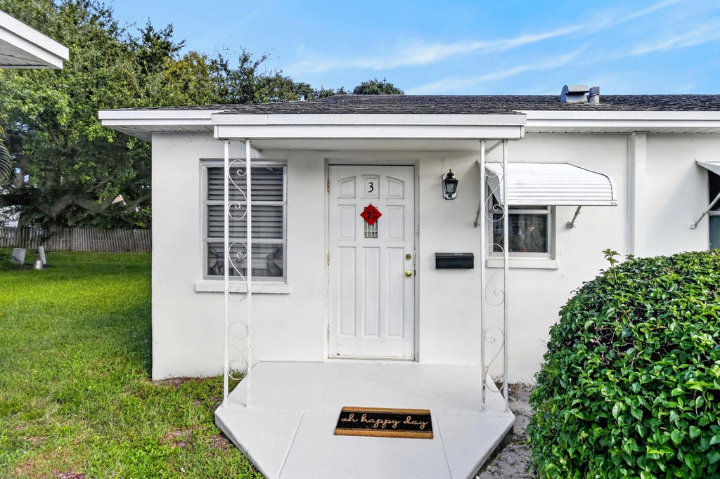 Photo of 10084 N Meridian Way N #3, Palm Beach Gardens, FL 33410 (MLS # B26089994)