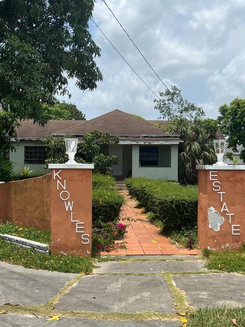 Single Family Residence in Miami FL 9205 128th St St.jpg