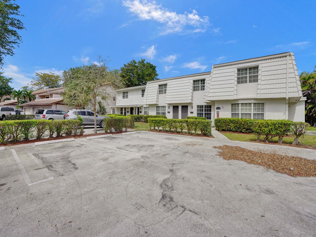 Photo of 8503 NW 35th Court #5, Coral Springs, FL 33065 (MLS # B26004389)