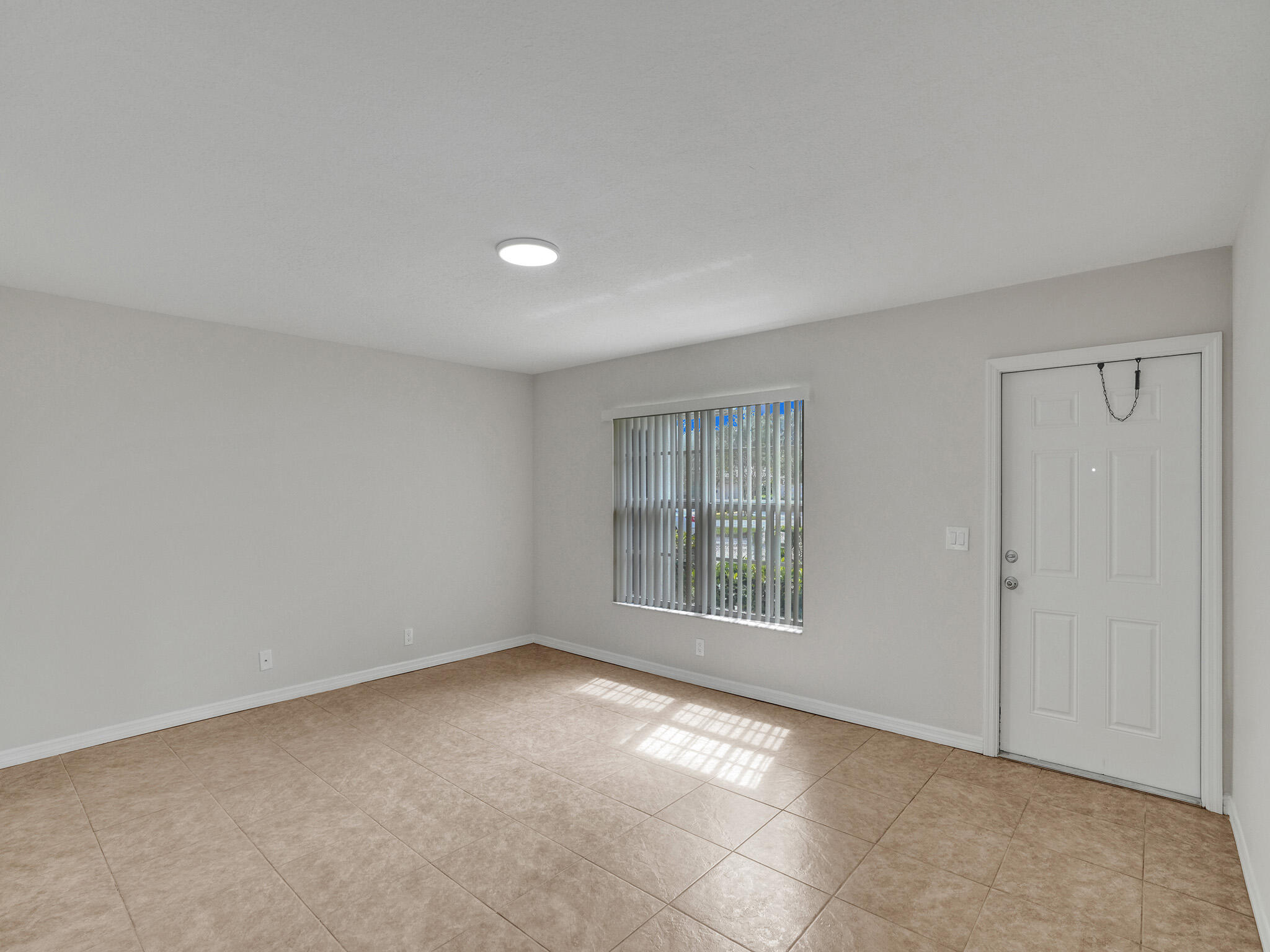 CORAL SPRINGS VILLAGE GREEN - Residential Lease