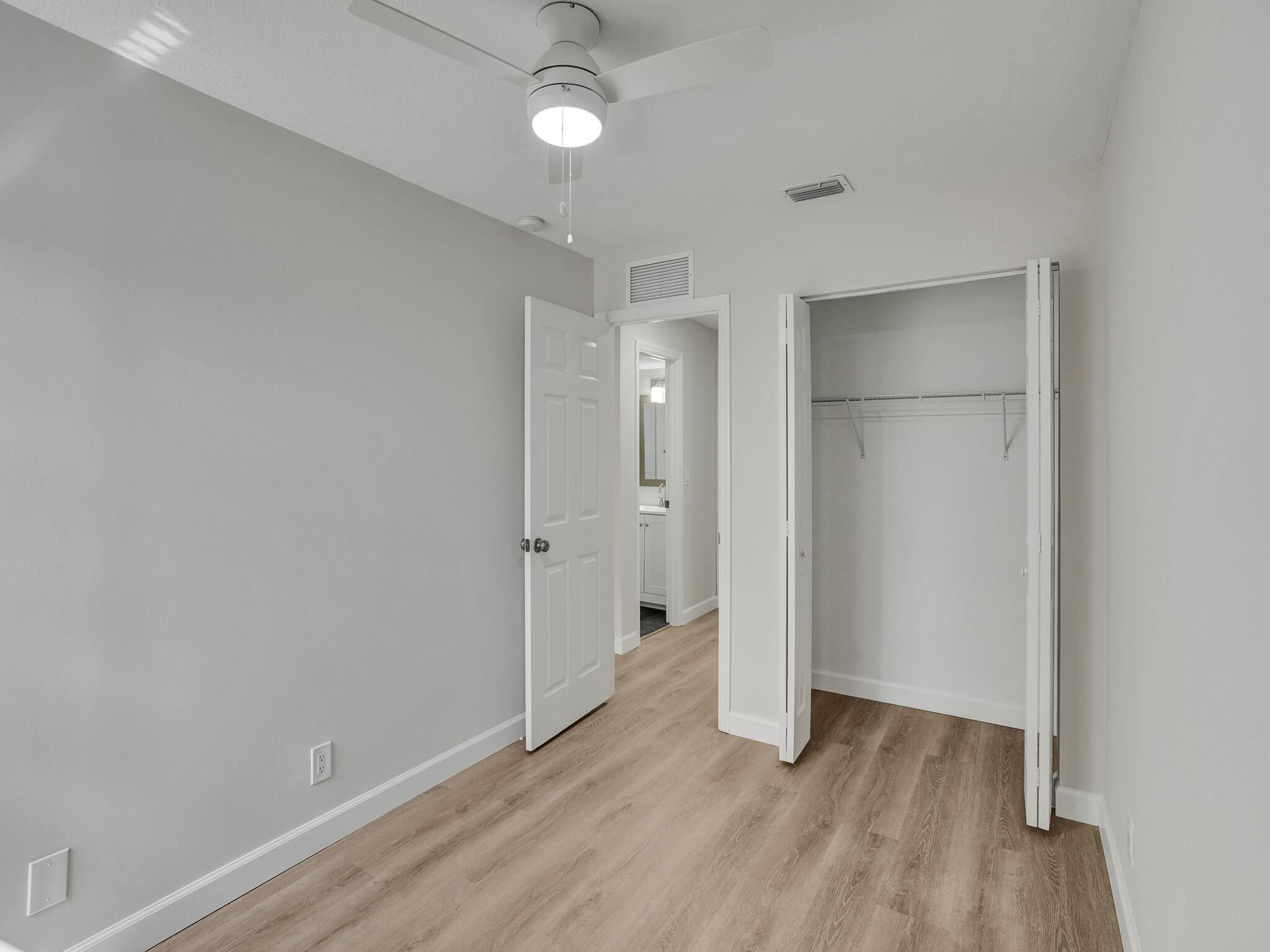 CORAL SPRINGS VILLAGE GREEN - Residential Lease