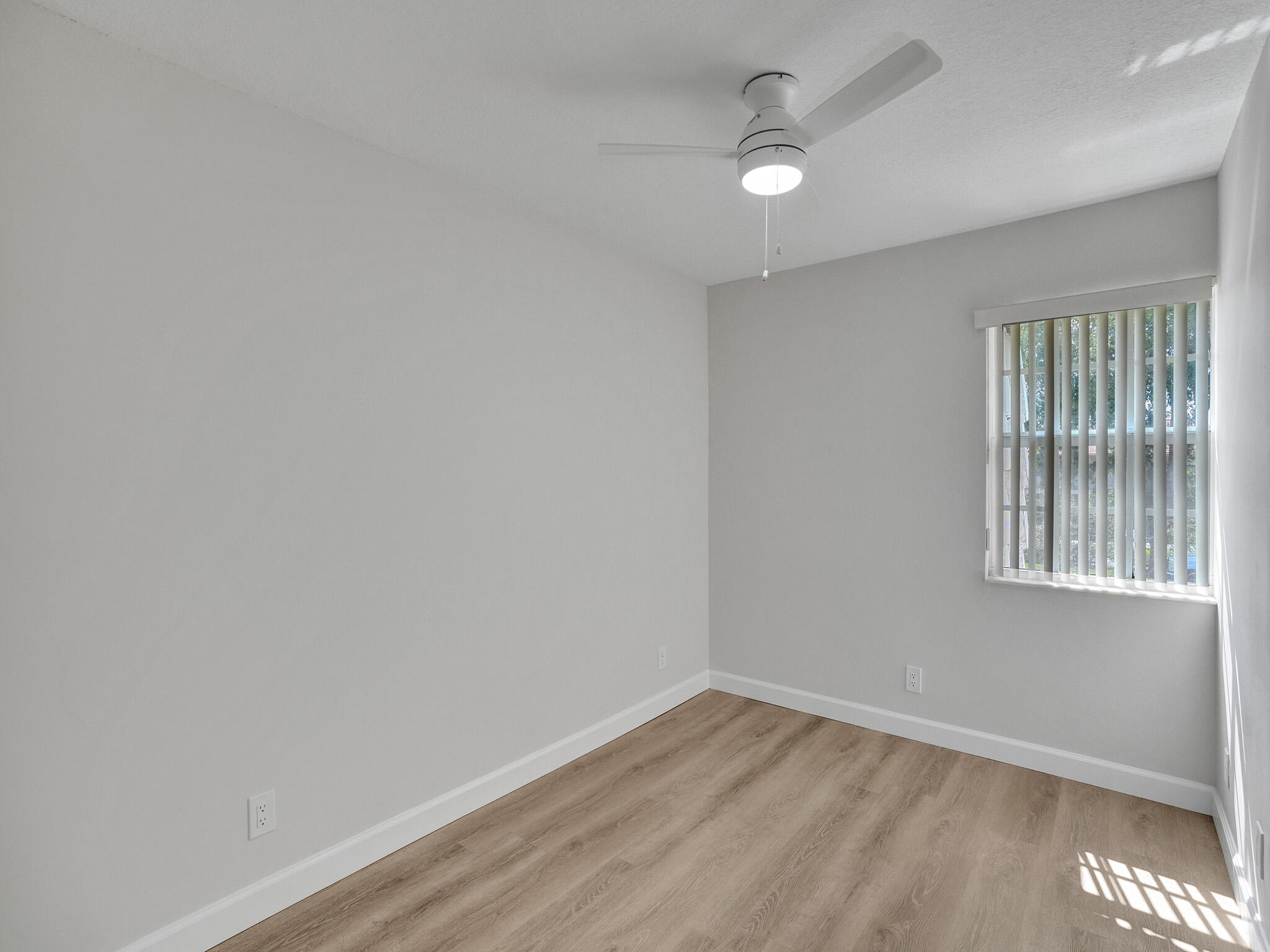 CORAL SPRINGS VILLAGE GREEN - Residential Lease