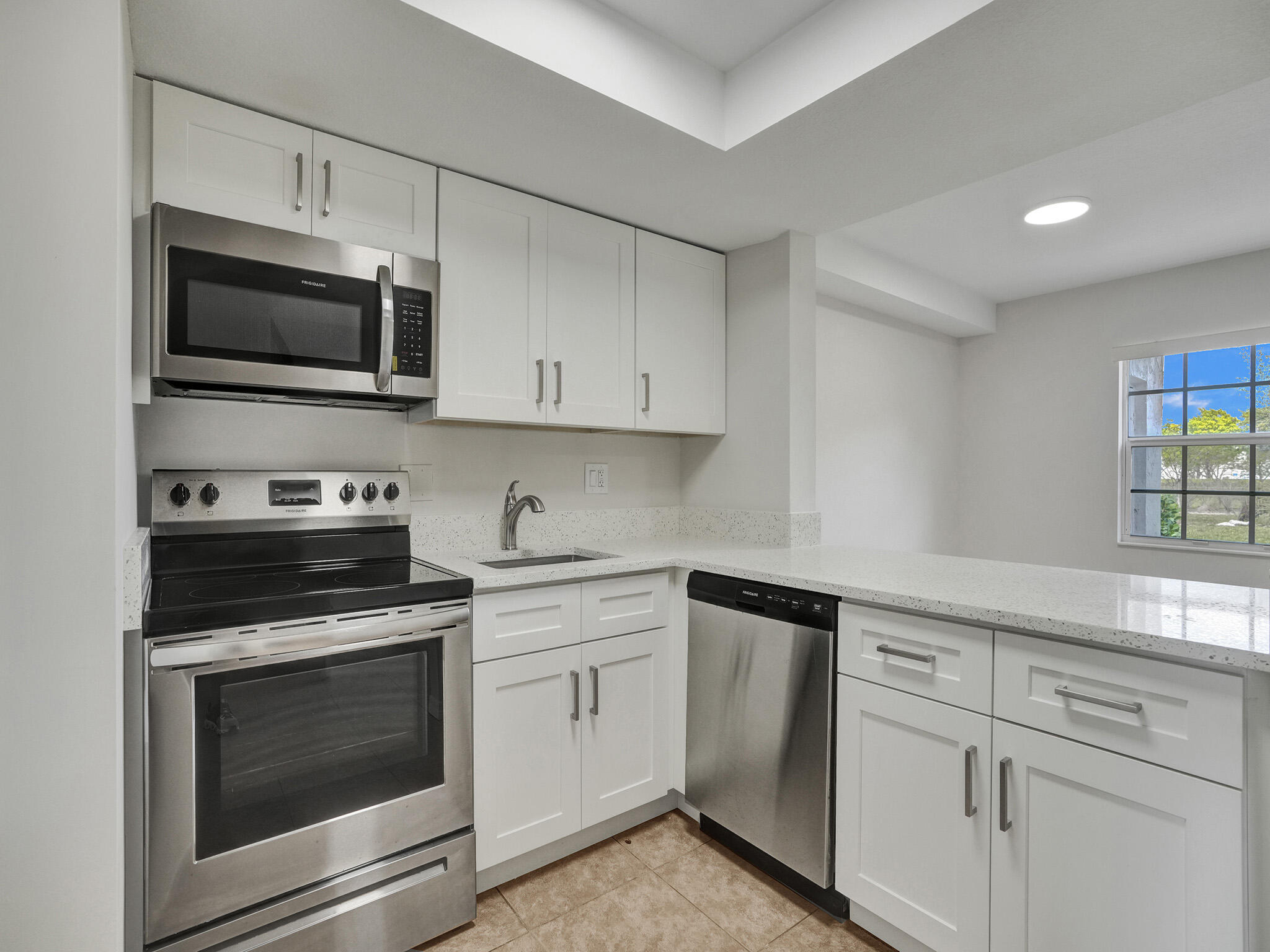 CORAL SPRINGS VILLAGE GREEN - Residential Lease