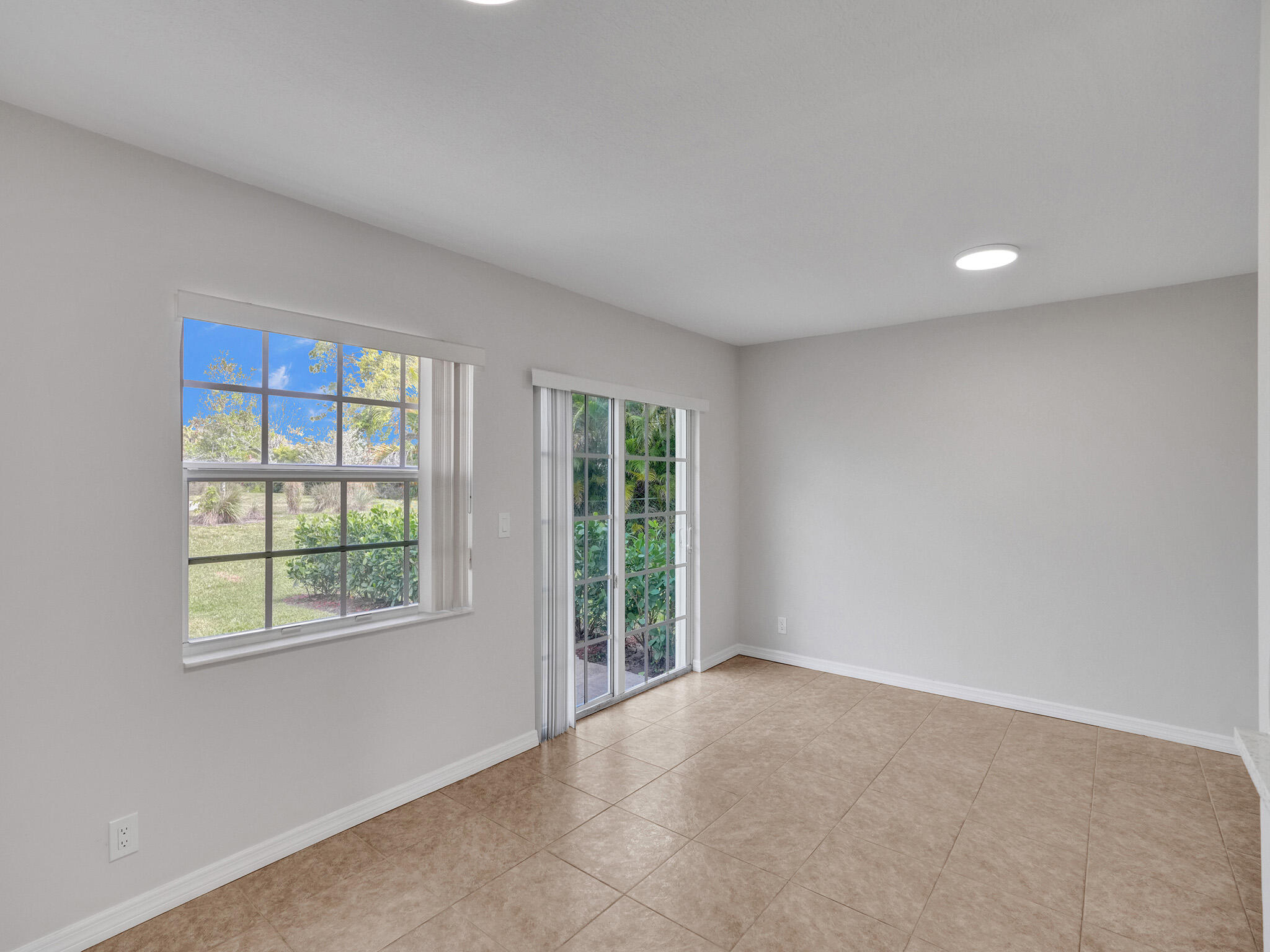 CORAL SPRINGS VILLAGE GREEN - Residential Lease