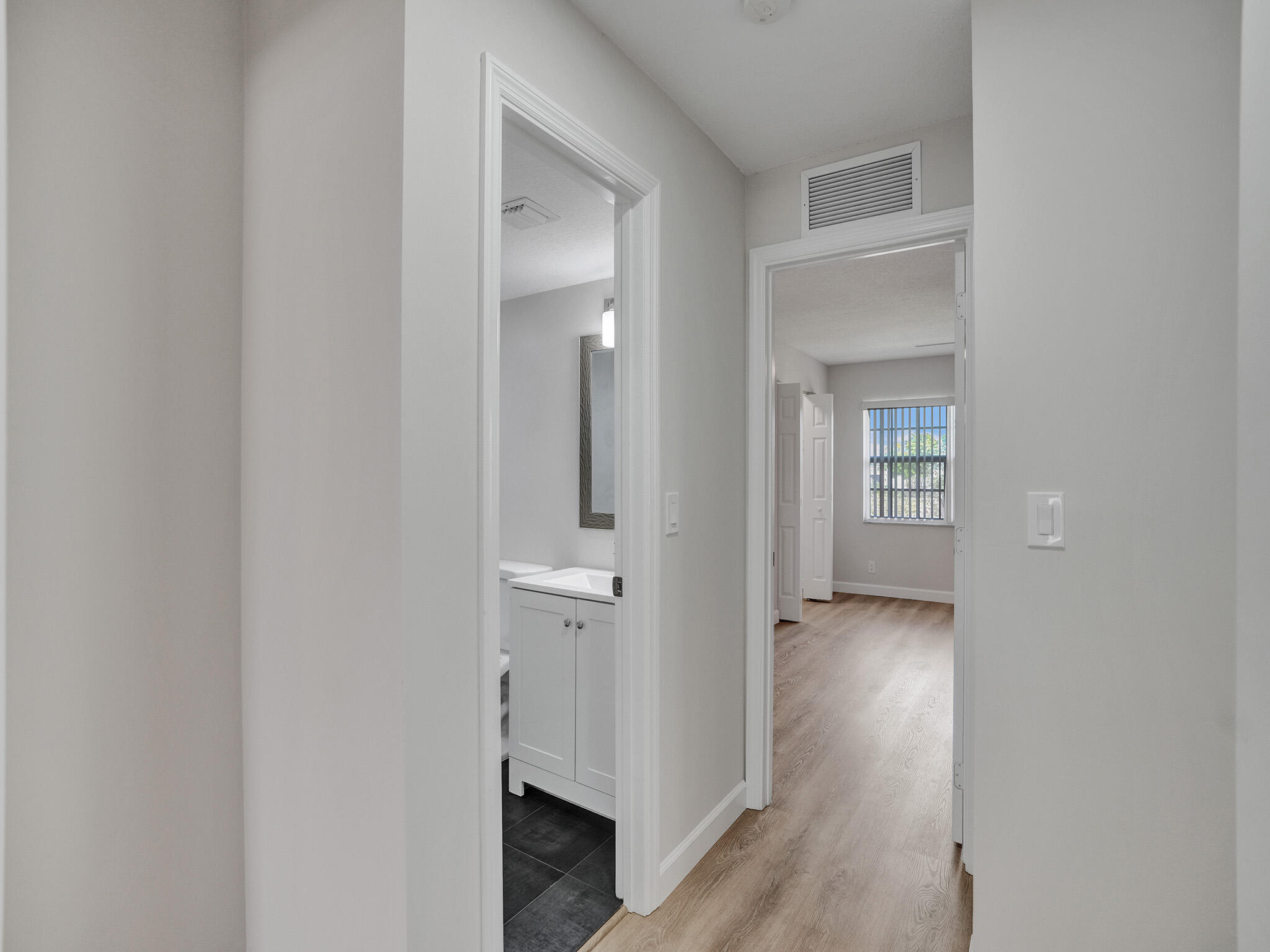 CORAL SPRINGS VILLAGE GREEN - Residential Lease