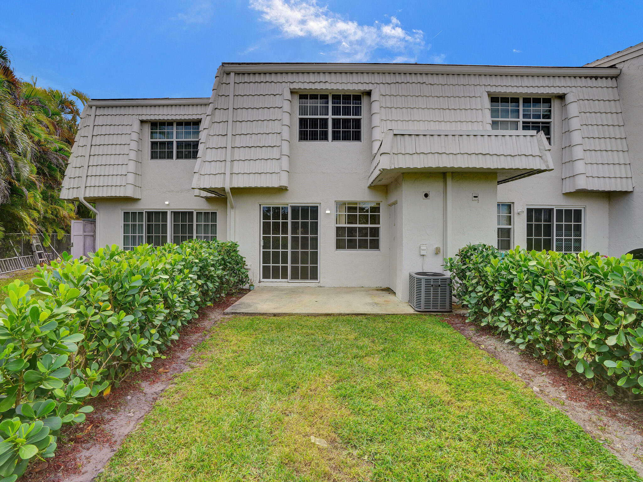 CORAL SPRINGS VILLAGE GREEN - Residential Lease