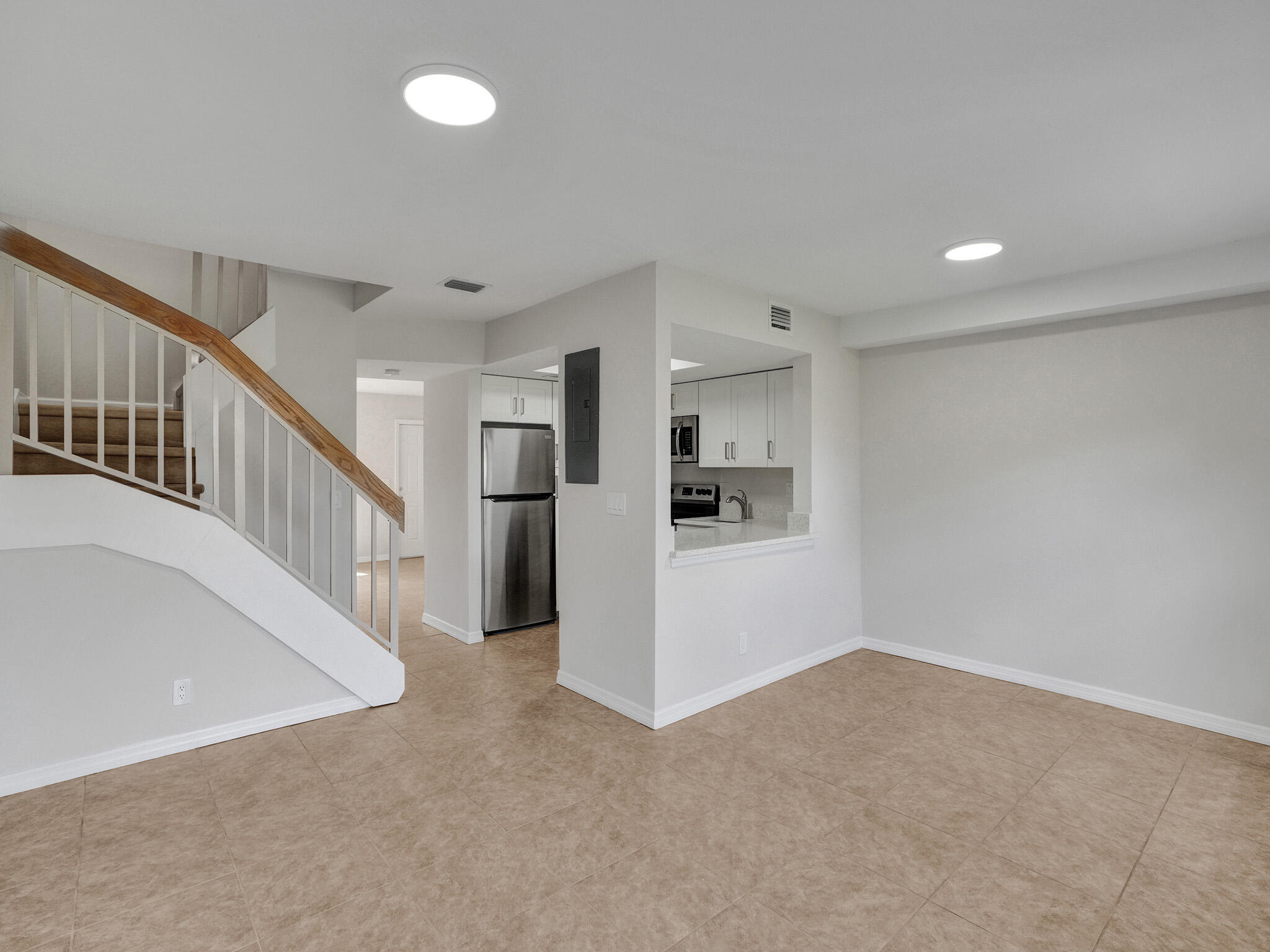 CORAL SPRINGS VILLAGE GREEN - Residential Lease