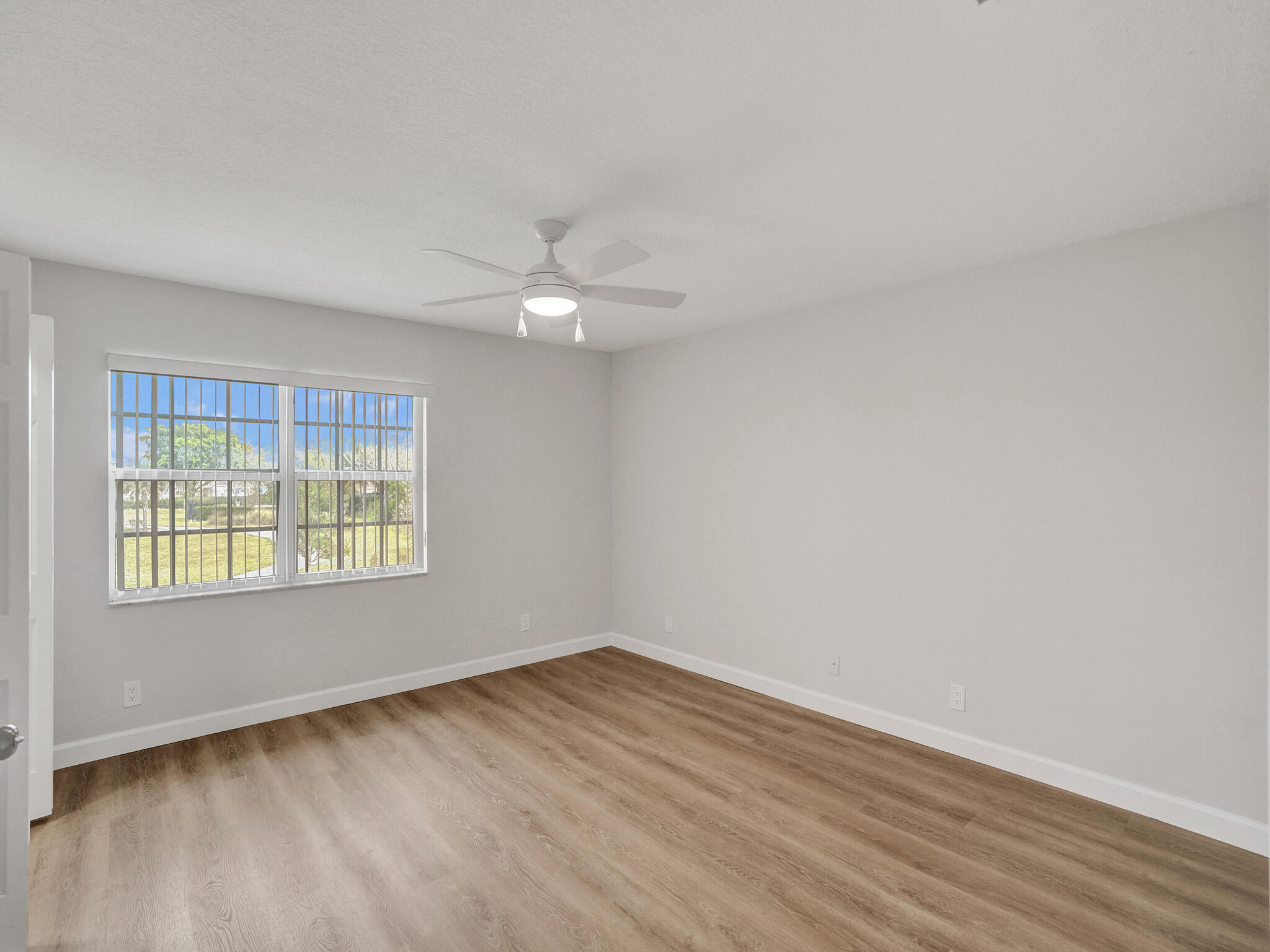 CORAL SPRINGS VILLAGE GREEN - Residential Lease