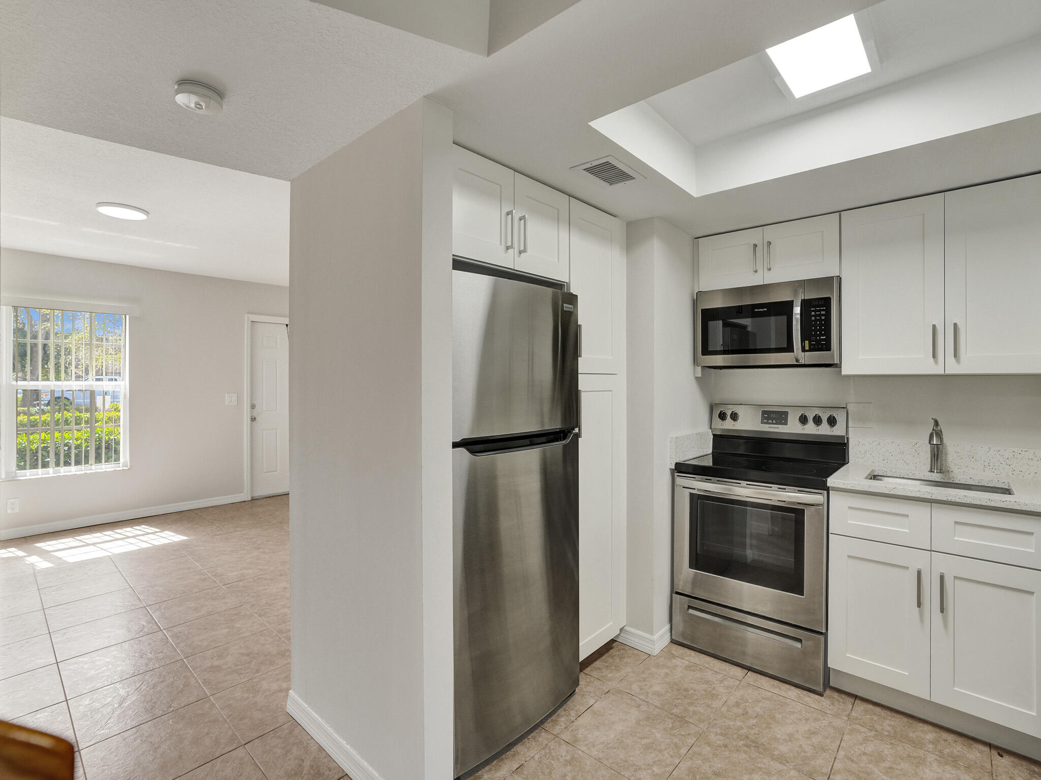 CORAL SPRINGS VILLAGE GREEN - Residential Lease