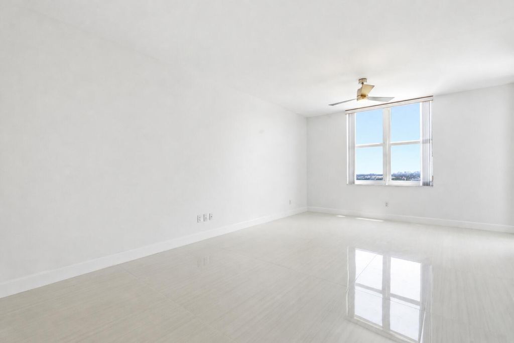 Photo of 511 SE 5th Avenue #2207, Fort Lauderdale, FL 33301 (MLS # B26023240)