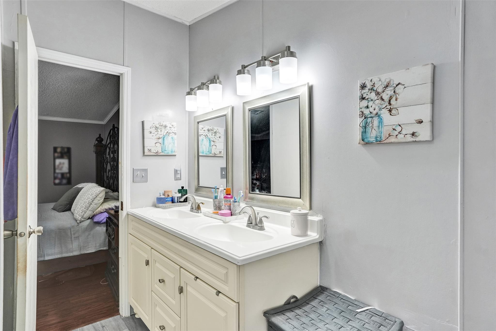 Ravenswood Estates & Mari - Residential