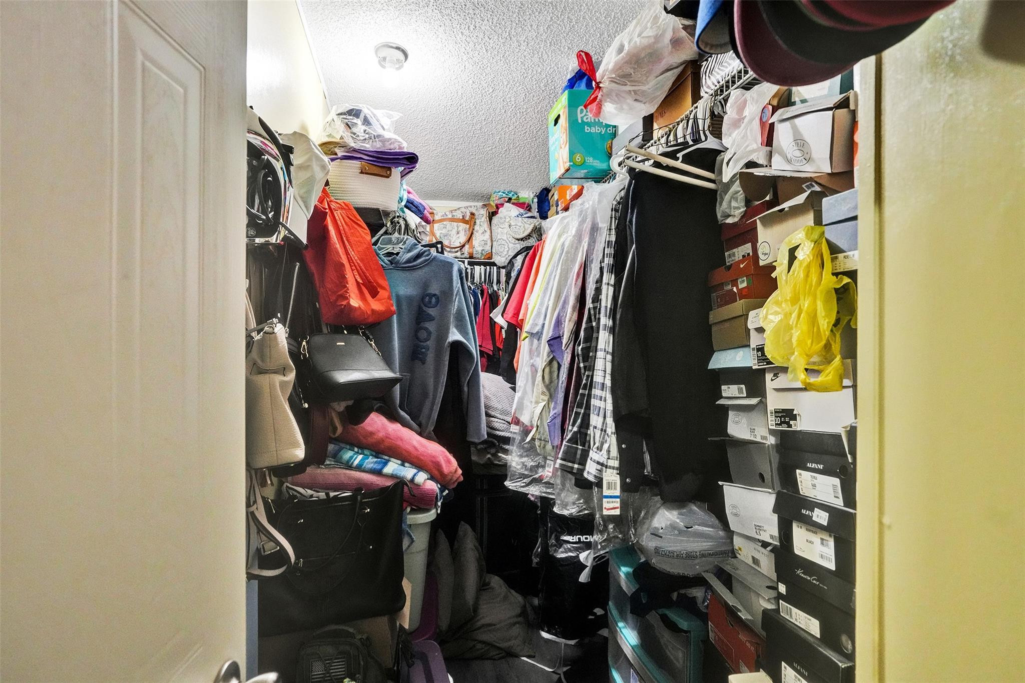 Ravenswood Estates & Mari - Residential