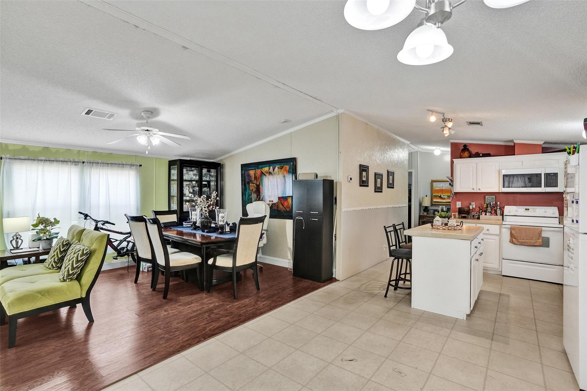 Ravenswood Estates & Mari - Residential