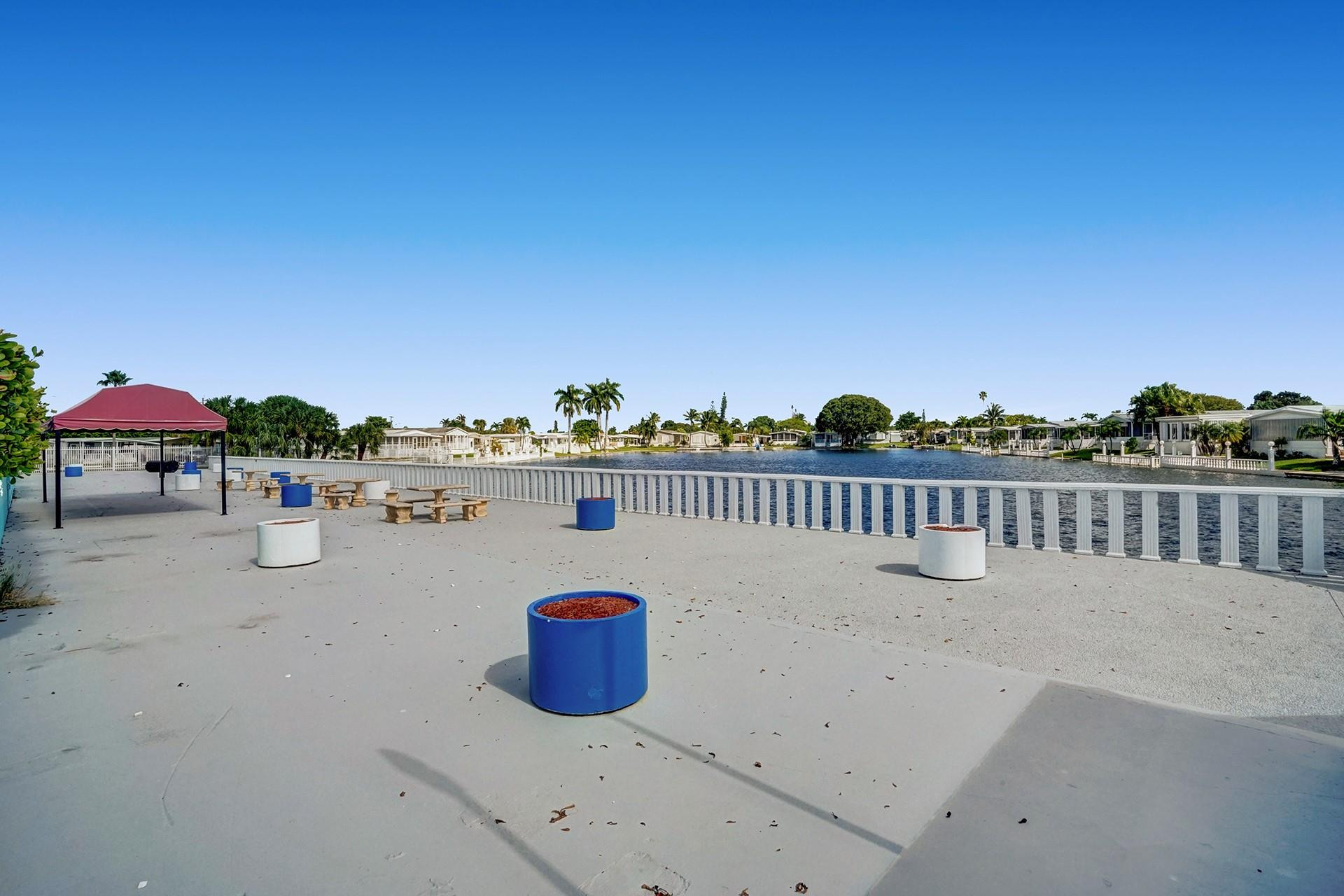 Ravenswood Estates & Mari - Residential